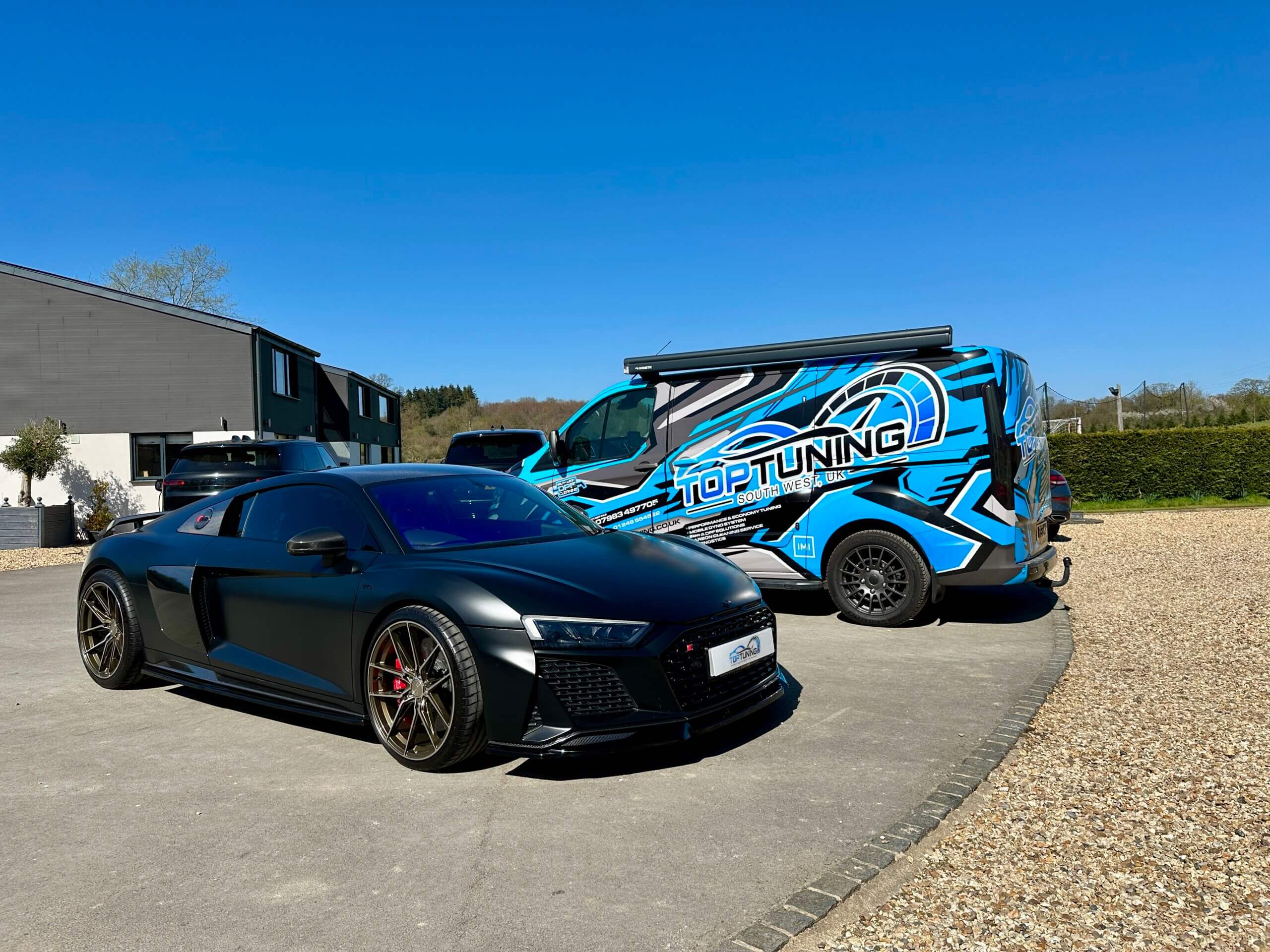 🚀 Audi R8 V10 Plus Remap – 650 BHP Carbon Black Edition